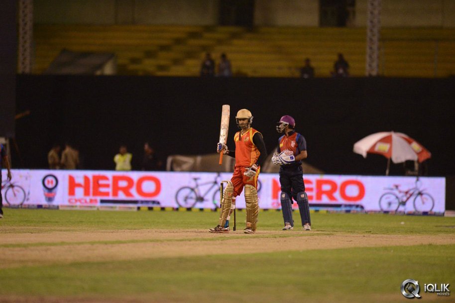 CCL-5-Telugu-Warriors-vs-Bengal-Tigers-Match-Photos